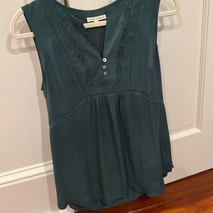 Cloth & Bloom size S, emerald green maternity top from stitch fix - adorable!